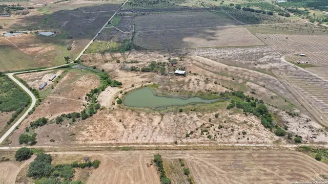 $351,850 | 253 County Road 135, Floresville, TX 78114