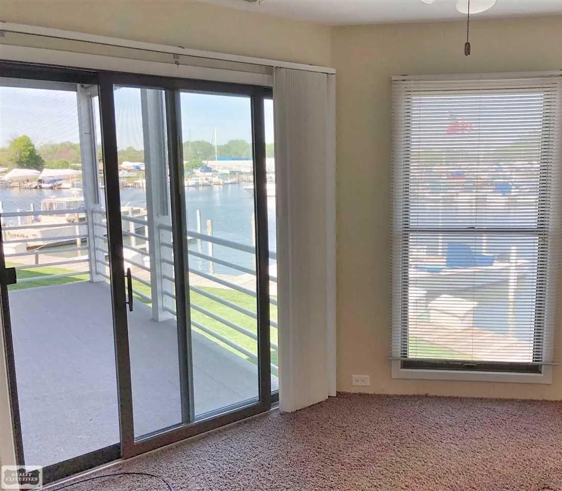 31705 South River Road Harrison Township, MI 48045 - Photo 8 of 12 50193076-b837711b-8ebc-48b0-aae6-c00244a4493e.JPG