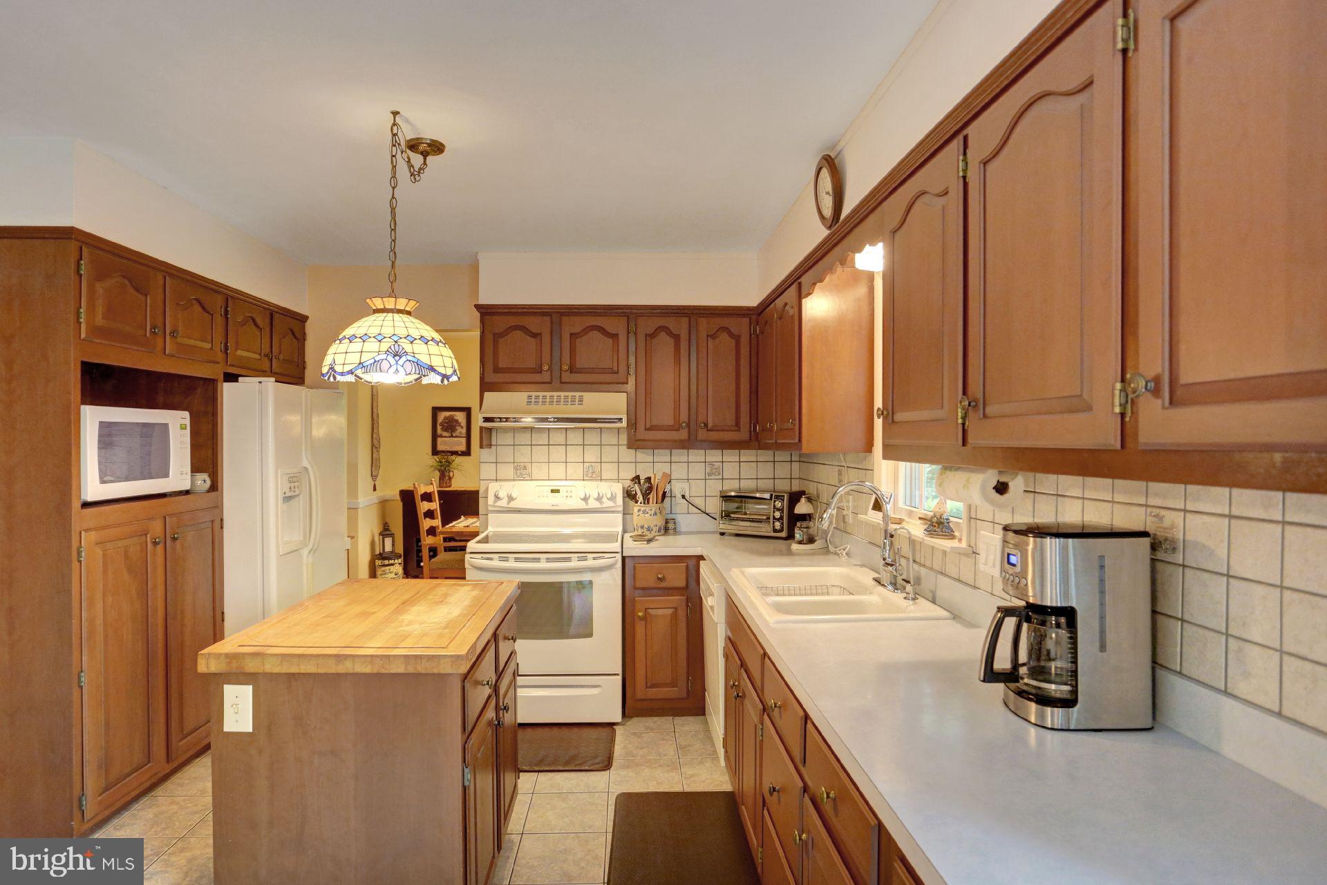 358 Old Stage Road Lewisberry, PA 17339 - Photo 11 of 34 Kitchen