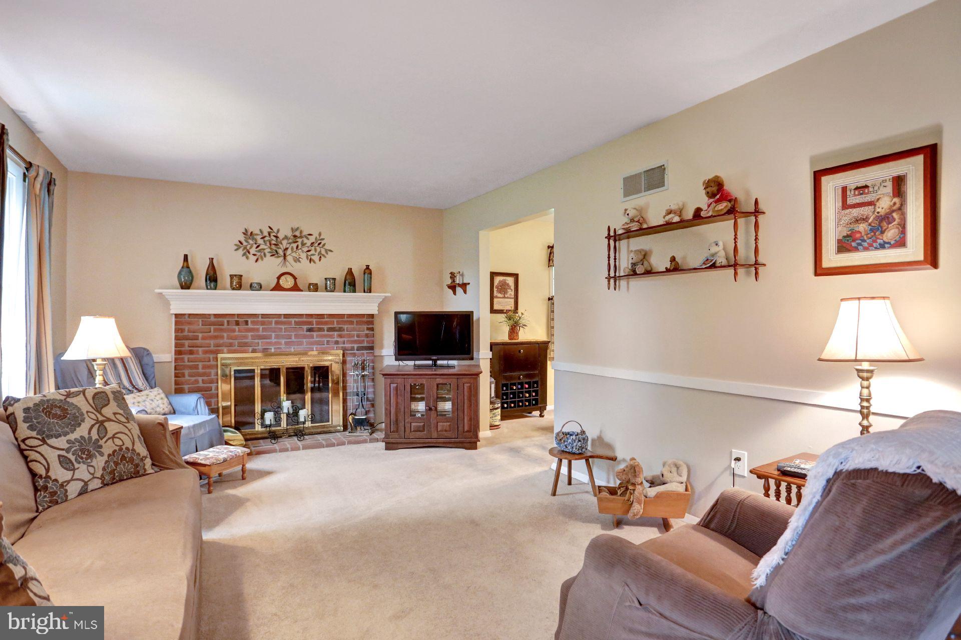 358 Old Stage Road Lewisberry, PA 17339 - Photo 5 of 34 Living Room