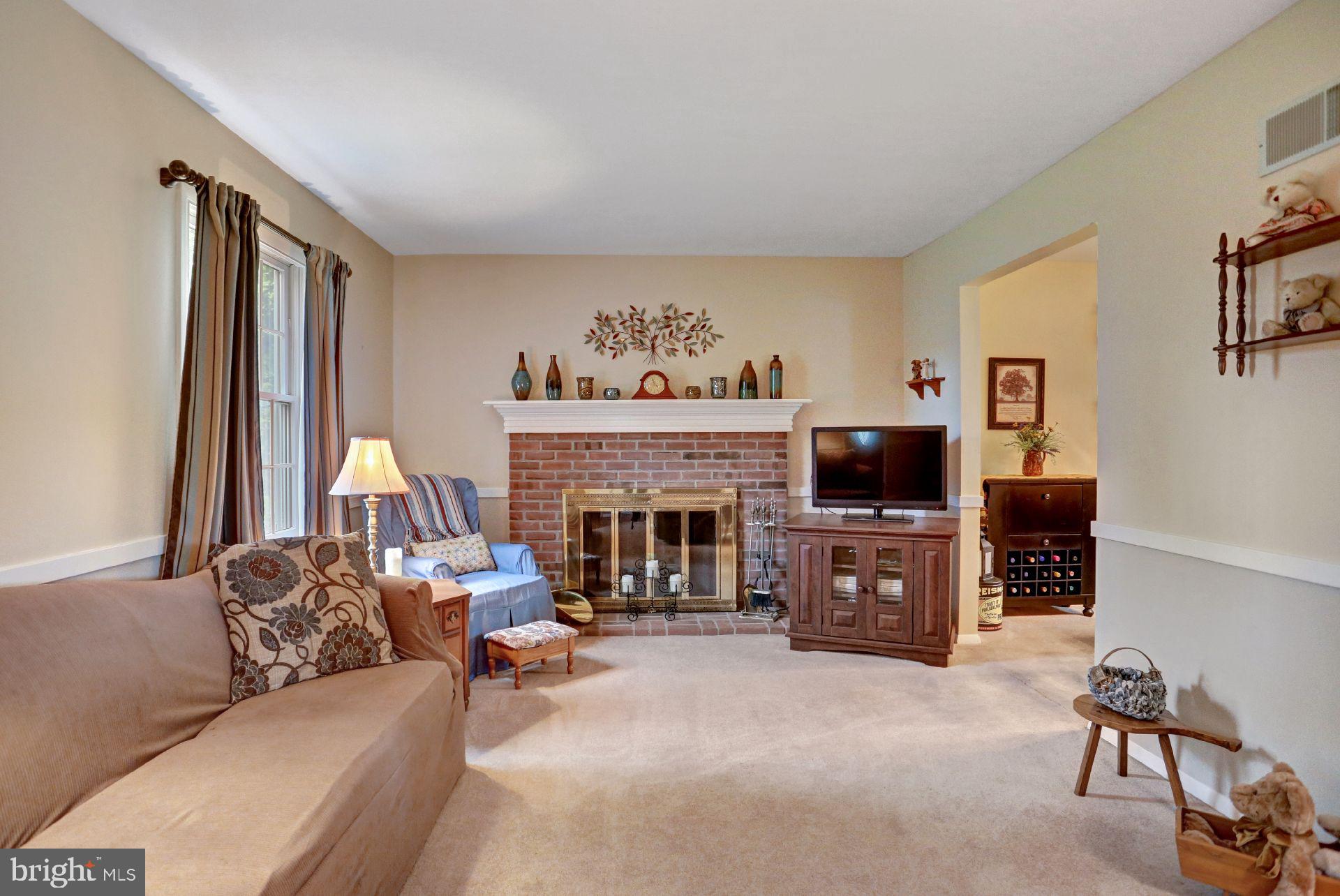 358 Old Stage Road Lewisberry, PA 17339 - Photo 6 of 34 Living Room