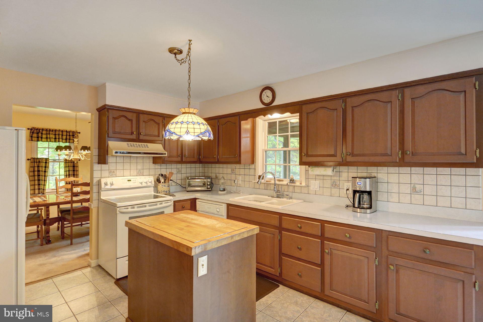 358 Old Stage Road Lewisberry, PA 17339 - Photo 10 of 34 Kitchen