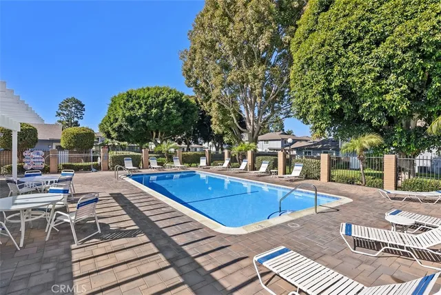 $575,000 | 16442 Poco Circle, Huntington Beach, CA 92649