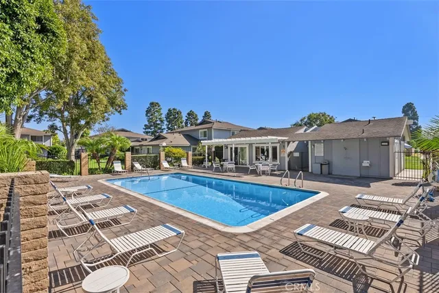 $575,000 | 16442 Poco Circle, Huntington Beach, CA 92649