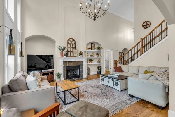 $1,049,999 | 2003 White Rock Circle, Spring Hill, TN 37174