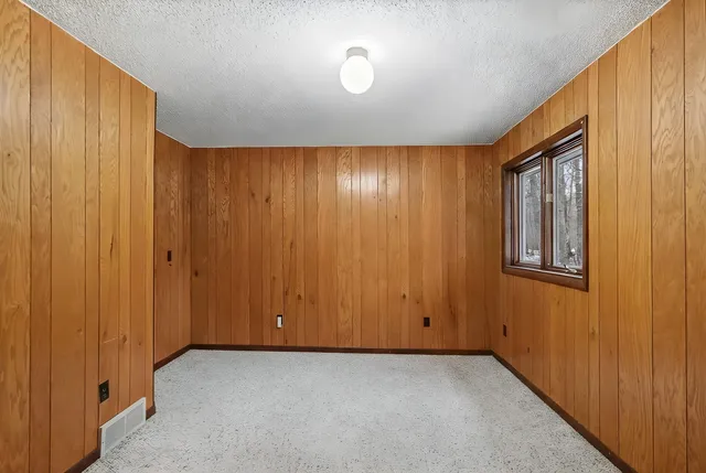 $549,914 | 1865 South 8th Street, Kalamazoo, MI 49009