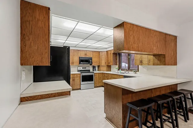 $549,914 | 1865 South 8th Street, Kalamazoo, MI 49009