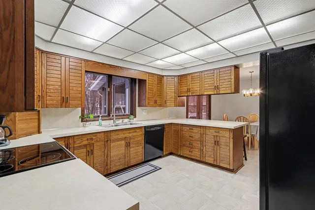 $549,914 | 1865 South 8th Street, Kalamazoo, MI 49009