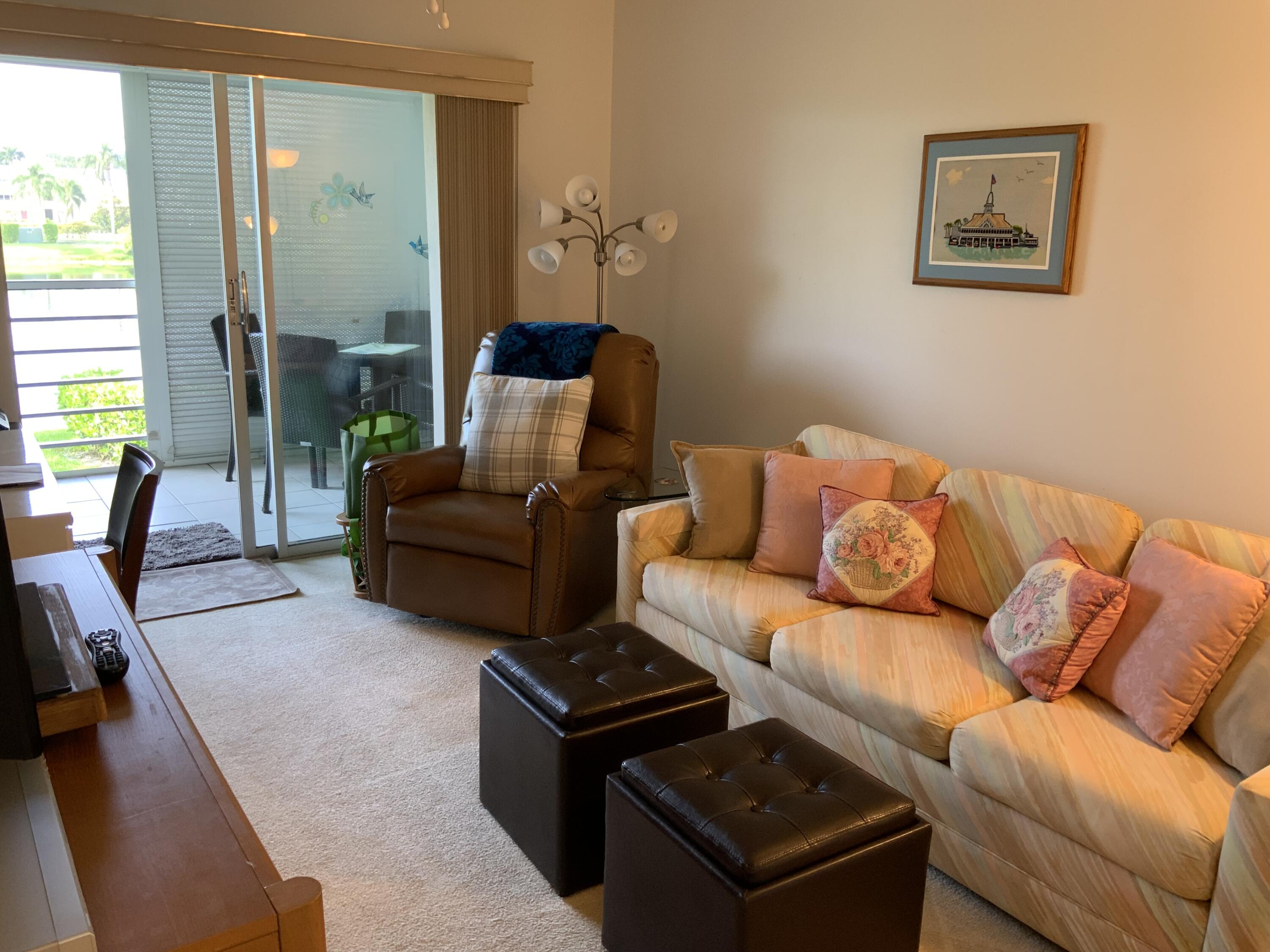 2050 Hythe A Boca Raton, FL 33434 - Photo 9 of 20 IMG_2045