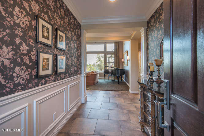 13716 Blue Ridge Way Moorpark, CA 93021 - Photo 3 of 50 13716 Blue Ridge Way Moorpark-small-003-