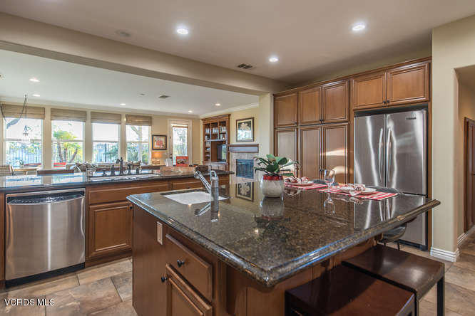 13716 Blue Ridge Way Moorpark, CA 93021 - Photo 8 of 50 13716 Blue Ridge Way Moorpark-small-008-