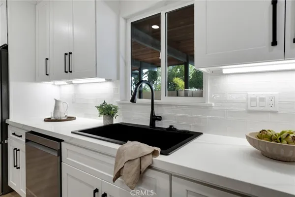 $1,935,000 | 17338 Citronia Street, Northridge, CA 91325