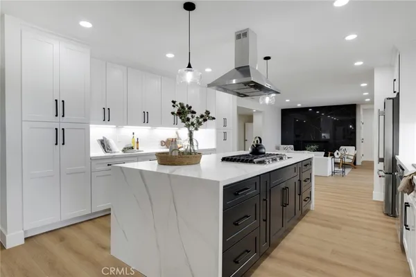 $1,935,000 | 17338 Citronia Street, Northridge, CA 91325