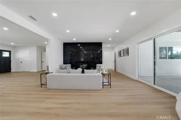 $1,935,000 | 17338 Citronia Street, Northridge, CA 91325