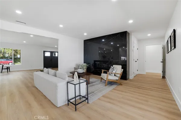 $1,935,000 | 17338 Citronia Street, Northridge, CA 91325