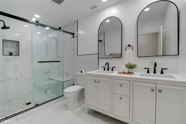 $1,935,000 | 17338 Citronia Street, Northridge, CA 91325