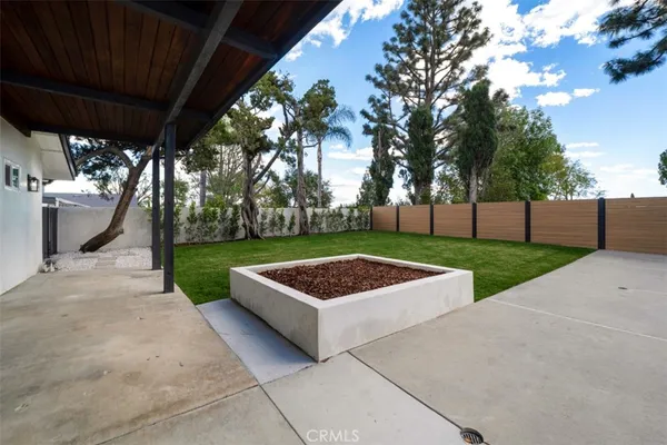 $1,935,000 | 17338 Citronia Street, Northridge, CA 91325