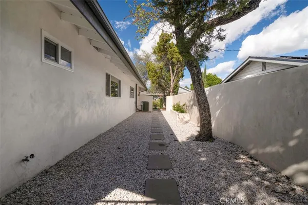 $1,935,000 | 17338 Citronia Street, Northridge, CA 91325