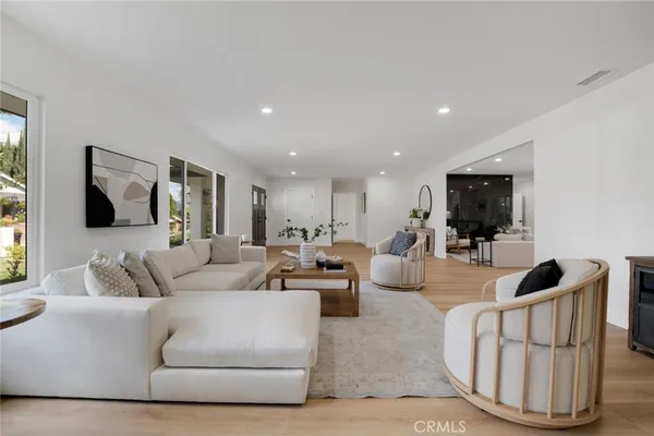 $1,935,000 | 17338 Citronia Street, Northridge, CA 91325