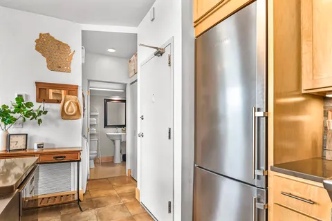 $500,000 | 123 North Blount Street, Unit 506, Madison, WI 53703