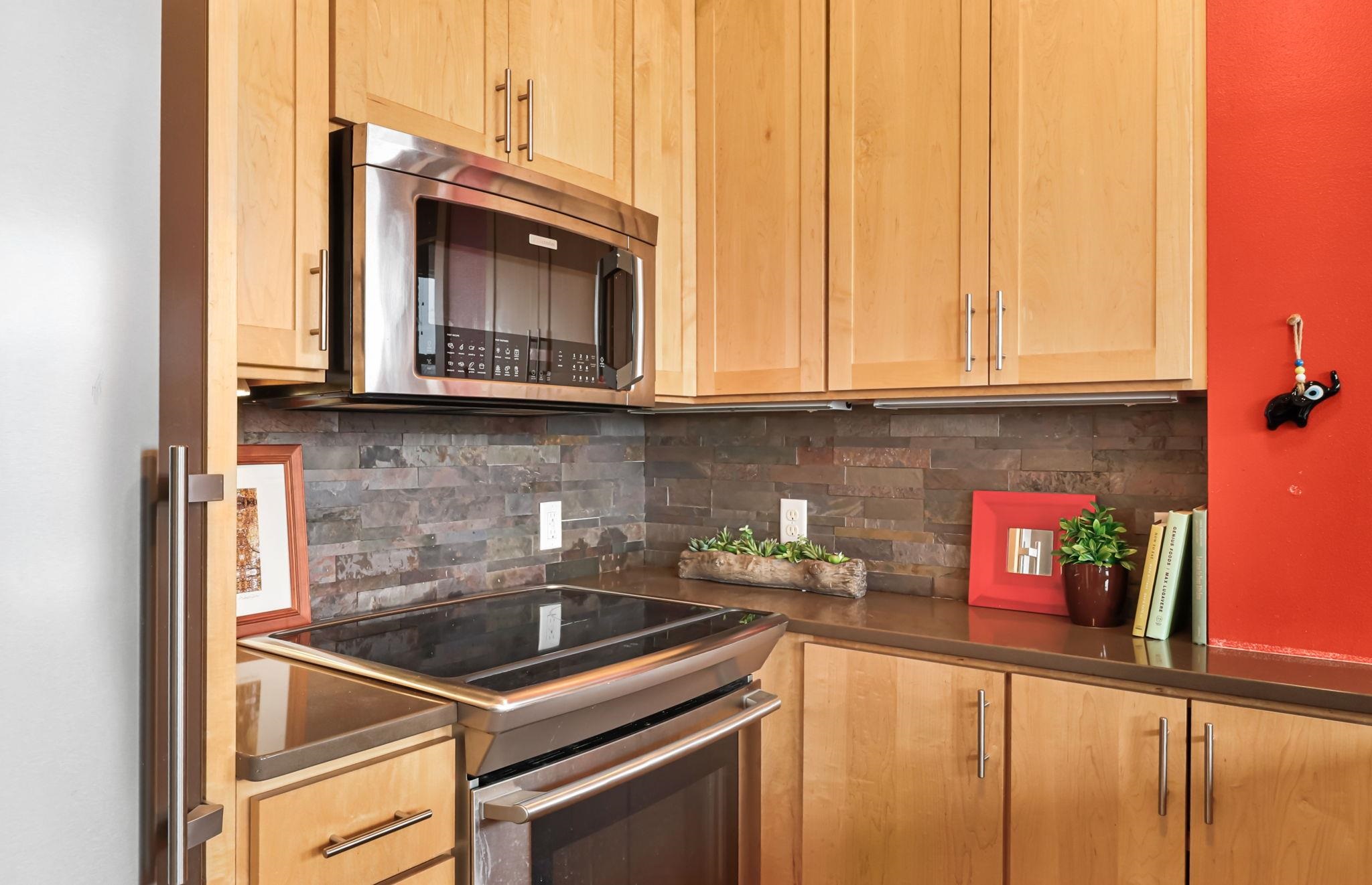 123 North Blount Street, Unit 506 Madison, WI 53703 - Photo 14 of 39