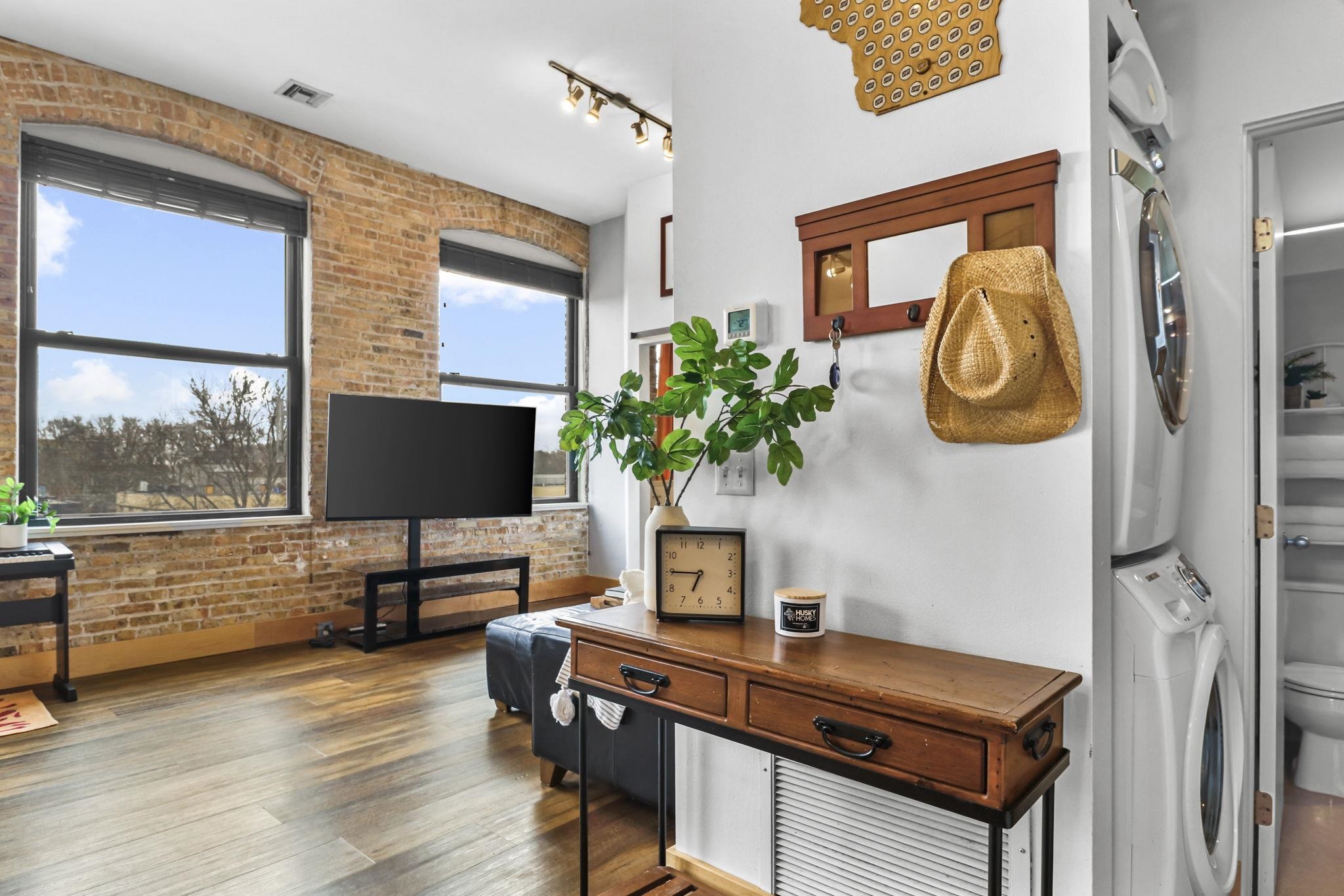 123 North Blount Street, Unit 506 Madison, WI 53703 - Photo 15 of 39