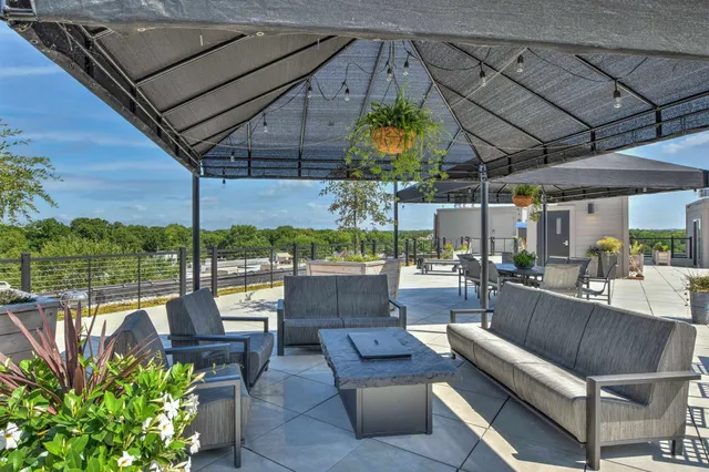 $500,000 | 123 North Blount Street, Unit 506, Madison, WI 53703