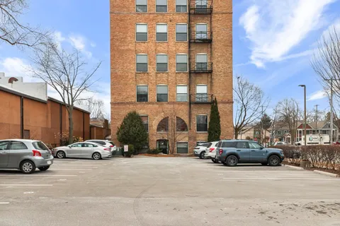 $500,000 | 123 North Blount Street, Unit 506, Madison, WI 53703