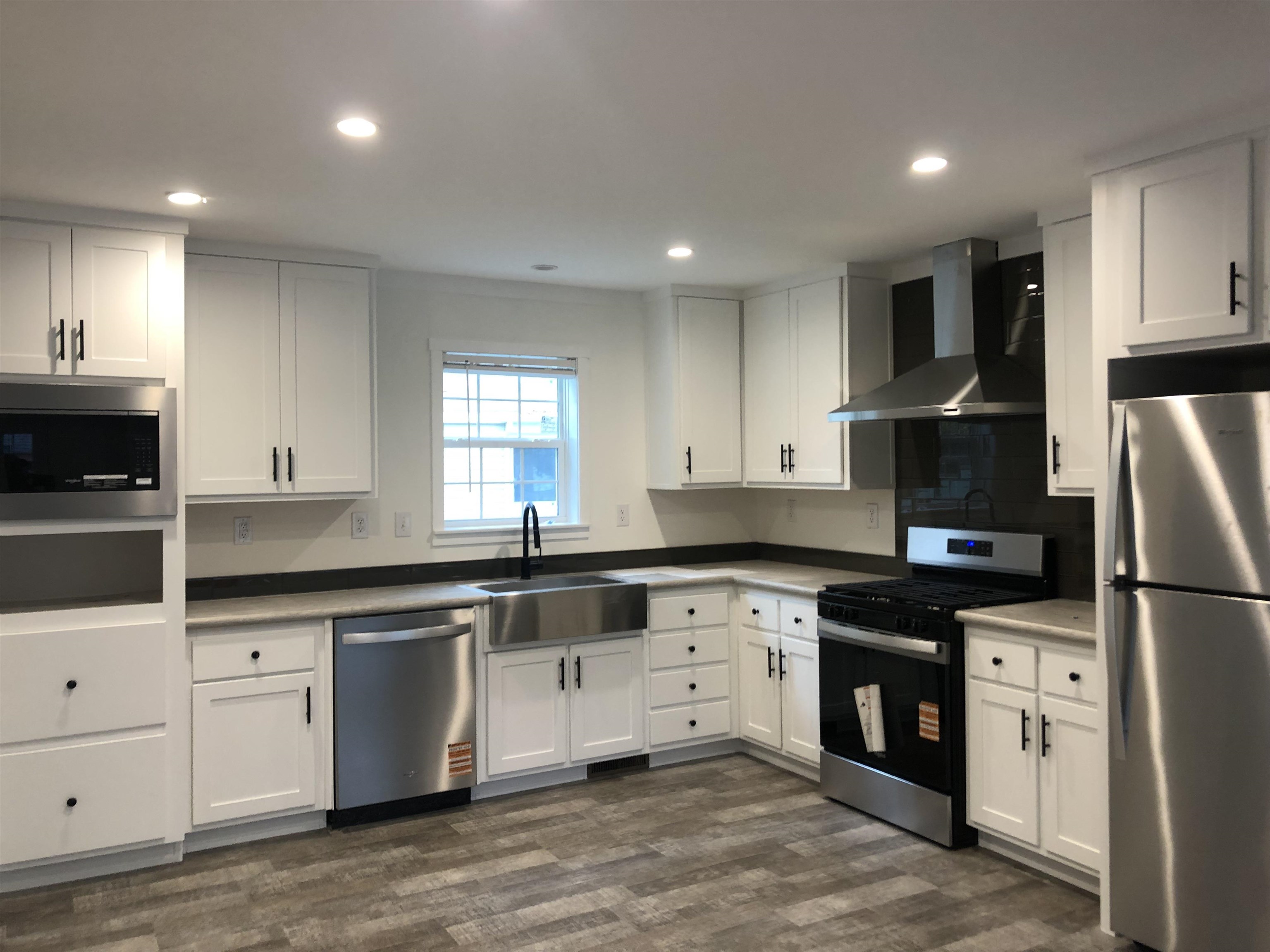 18 Madison Drive Hampstead, NH 03841 - Photo 2 of 15