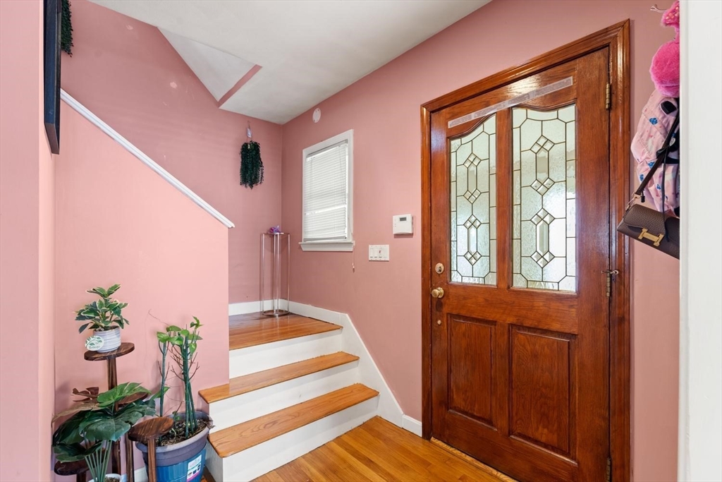 11 Jackson Street Saugus, MA 01906 - Photo 5 of 29
