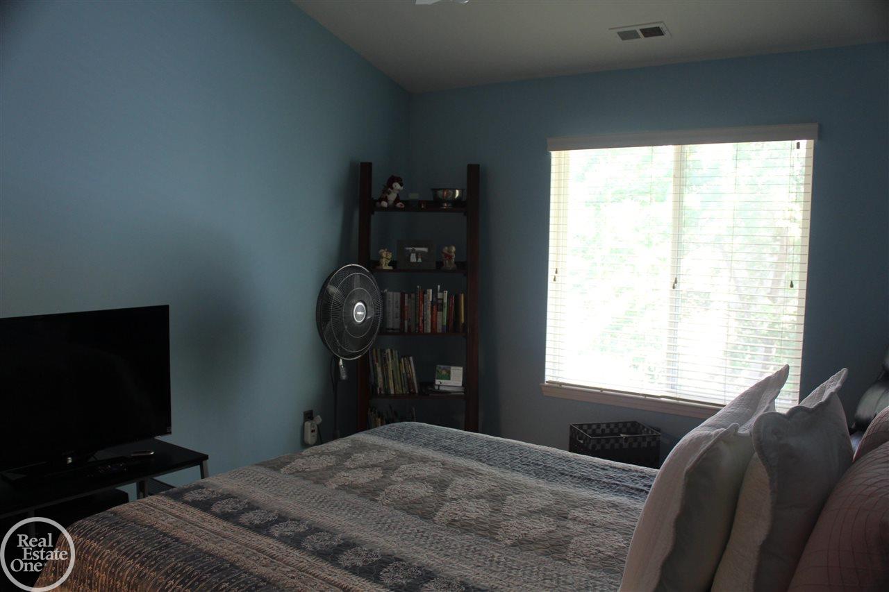 34106 Utica Road, Unit 32 Fraser, MI 48026 - Photo 15 of 20 Gallery Image 15