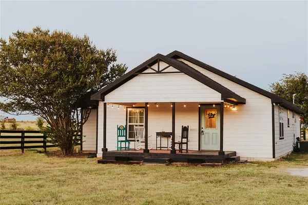 $675,000 | 246 Hcr 1450 Street North, Covington, TX 76636