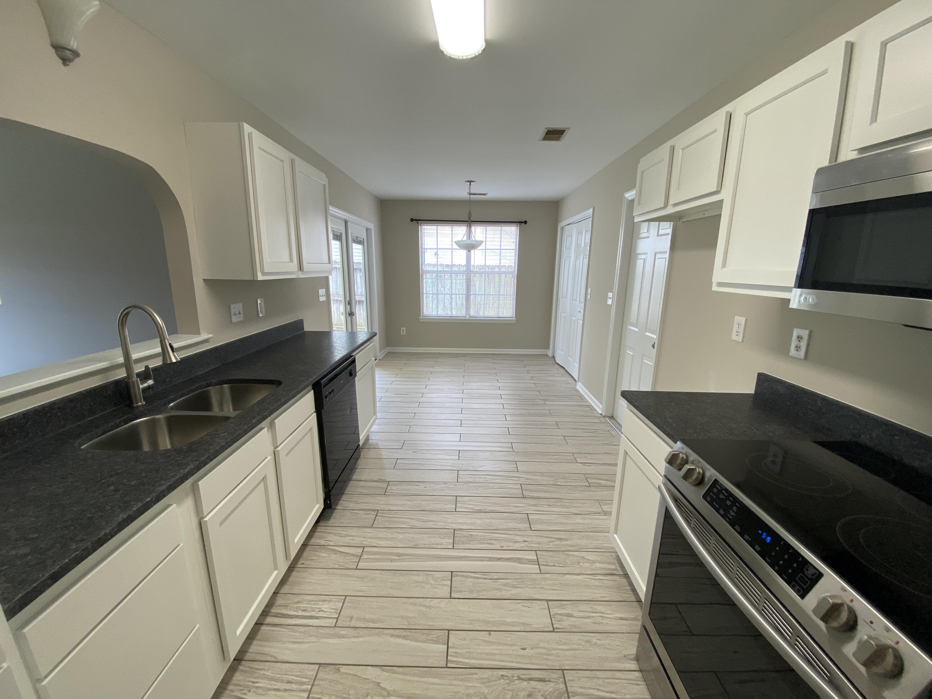 703 Oxford Road Ladson, SC 29456 - Photo 2 of 8 IMG-1795