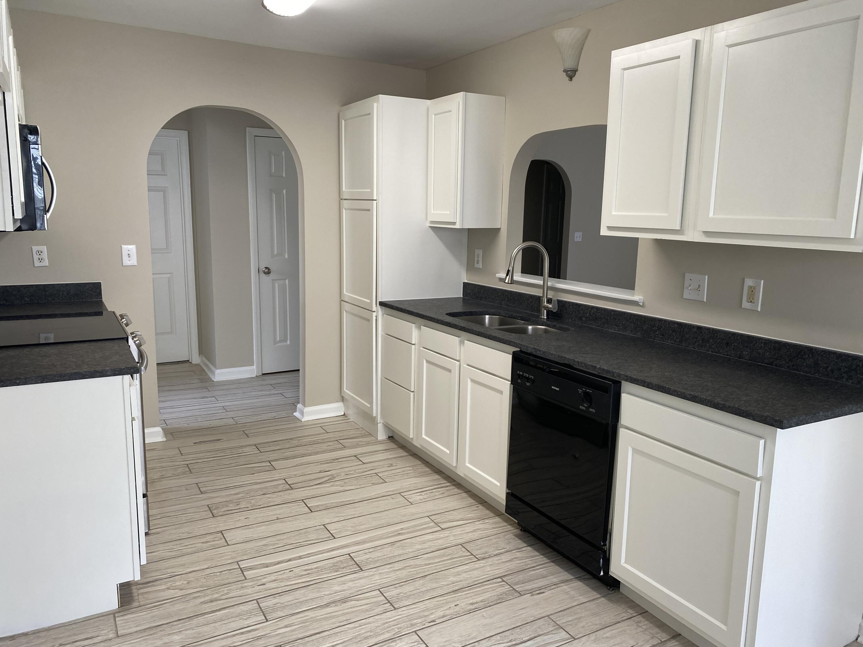 703 Oxford Road Ladson, SC 29456 - Photo 3 of 8 IMG-1794
