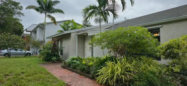 $650,000 | 10188 Southwest 53rd Court, Cooper City, FL 33328