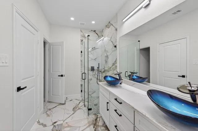 $290,250 | 308 Windjammer Road, Gun Barrel City, TX 75156