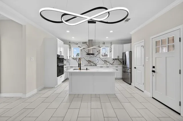 $290,250 | 308 Windjammer Road, Gun Barrel City, TX 75156