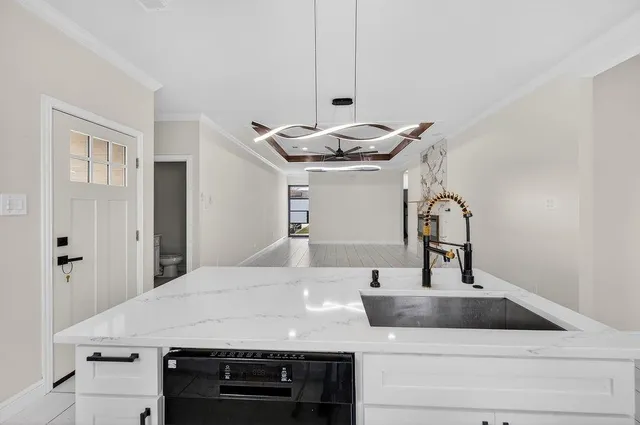 $290,250 | 308 Windjammer Road, Gun Barrel City, TX 75156