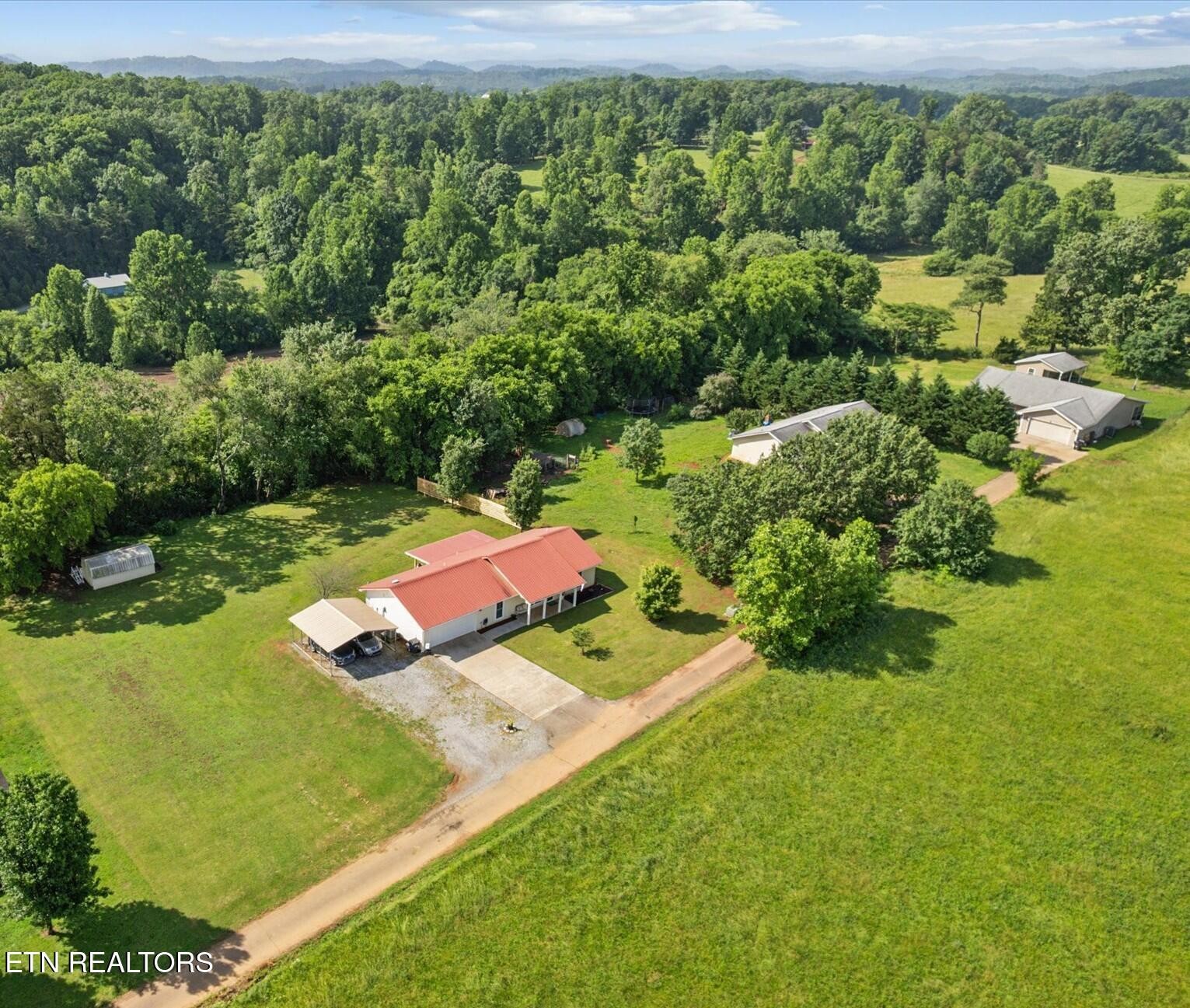 359 Thompson Bridge Road Maryville, TN 37801 - Photo 4 of 31 Gallery Image 4