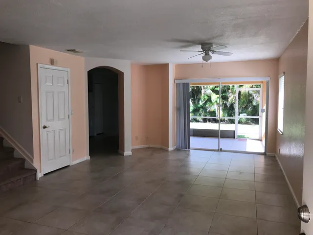 a view of empty room with front door