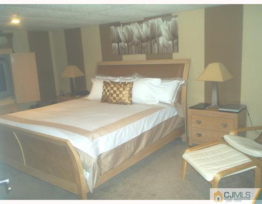 65 Florida Grove Road Keasbey, NJ 08832 - Photo 5 of 8 Gallery Image 5