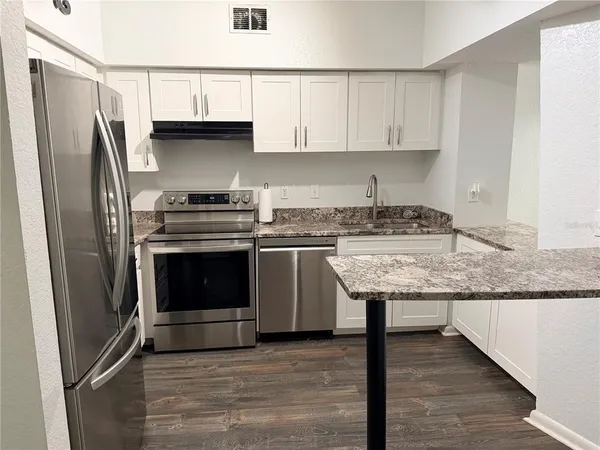 $1,800 | 2320 West Azeele Street, Unit 327, Tampa, FL 33609