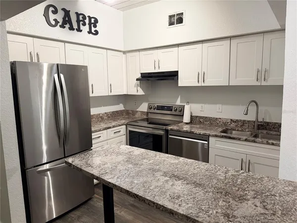 $1,800 | 2320 West Azeele Street, Unit 327, Tampa, FL 33609