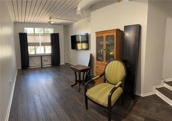 $1,800 | 2320 West Azeele Street, Unit 327, Tampa, FL 33609