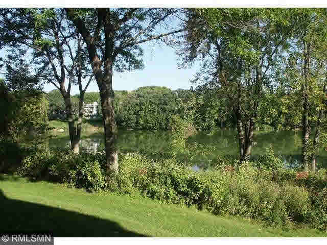433 County Rd C West Roseville, MN 55113 - Photo 10 of 18 Gallery Image 10