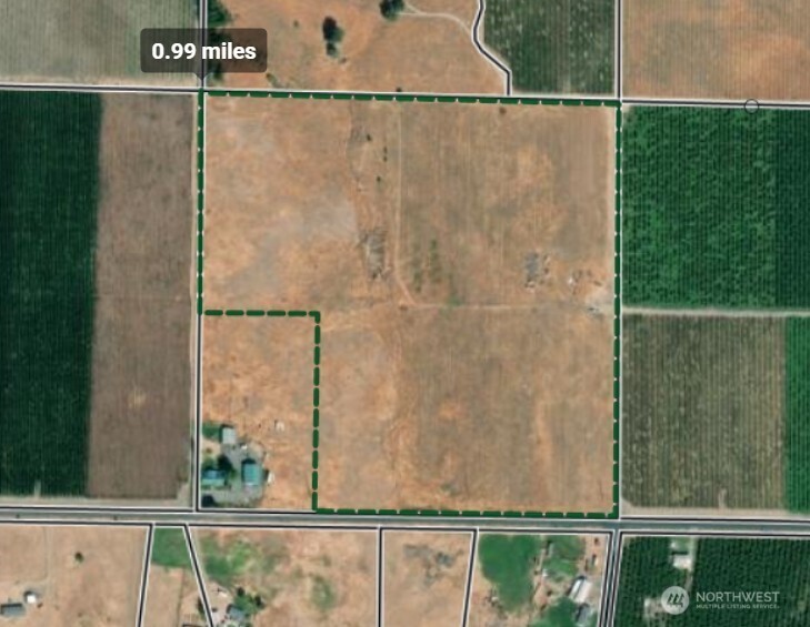 24334 West Kelly Road Benton City, WA 99320 - Photo 2 of 2 a view of a balcony