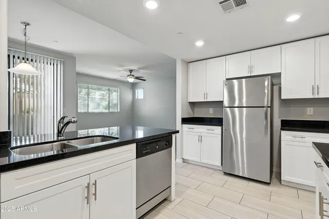 $389,000 | 3330 South Gilbert Road, Unit 1072, Chandler, AZ 85286