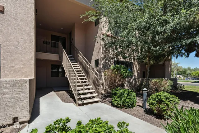 $389,000 | 3330 South Gilbert Road, Unit 1072, Chandler, AZ 85286