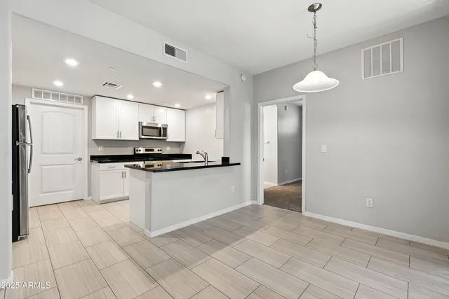 $389,000 | 3330 South Gilbert Road, Unit 1072, Chandler, AZ 85286