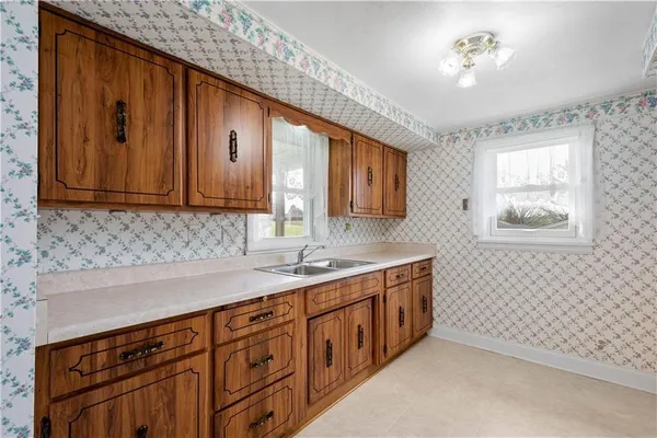 $320,000 | 180 Hilltop Lane, Washington, PA 15301